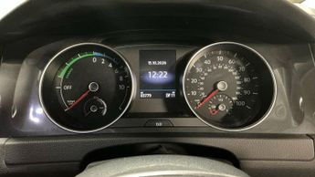 VOLKSWAGEN E-GOLF 35.8kWh e-Golf Hatchback 5dr Electric Auto (136 ps)