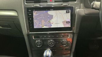 VOLKSWAGEN E-GOLF 35.8kWh e-Golf Hatchback 5dr Electric Auto (136 ps)
