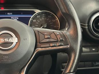 NISSAN JUKE 1.6 N-Connecta SUV 5dr Petrol Hybrid Auto Euro 6 (143 ps)