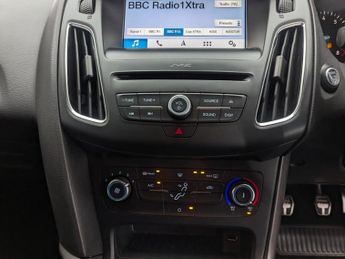 FORD FOCUS 1.0T EcoBoost ST-Line Hatchback 5dr Petrol Manual Euro 6 (s/s) (