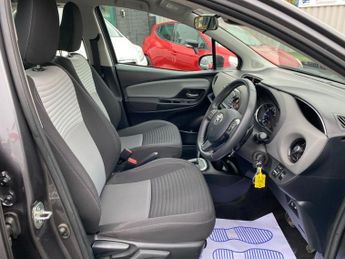 TOYOTA YARIS 1.5 VVT-i Icon Hatchback 5dr Petrol CVT Euro 6 (111 ps)