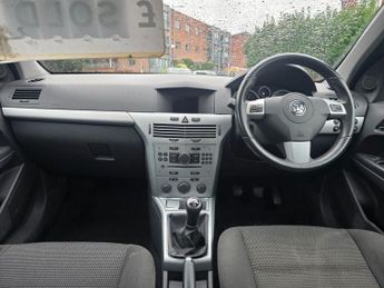 VAUXHALL ASTRA 1.6i 16v SXi Hatchback 5dr Petrol Manual (155 g/km, 113 bhp)