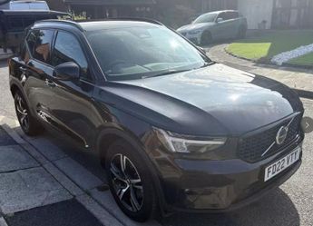 VOLVO XC40 2.0 B3 MHEV Plus Dark SUV 5dr Petrol Hybrid DCT Auto Euro 6 (s/s