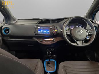 TOYOTA YARIS 1.5 VVT-h Cyan Bi-Tone Hatchback 5dr Petrol Hybrid E-CVT Euro 6 
