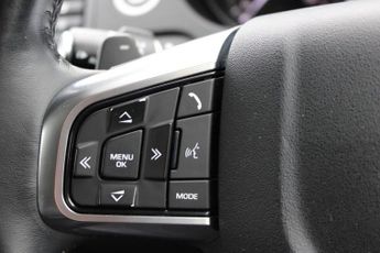 LAND ROVER DISCOVERY SPORT 2.0 TD4 SE Tech SUV 5dr Diesel Auto 4WD Euro 6 (s/s) (180 ps)