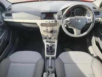 VAUXHALL ASTRA 1.3 CDTi 16v Club Estate 5dr Diesel Manual (137 g/km, 89 bhp)