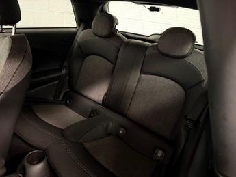 MINI Electric Hatch Cooper SE 32.6kWh Level 2 Hatchback 3dr Electric Auto (184 ps)