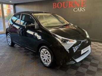 Toyota AYGO 1.0 VVT-i x-play Hatchback 5dr Petrol x-shift Euro 6 (Safety Sen