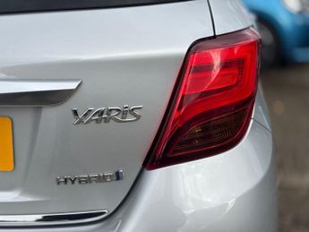 TOYOTA YARIS 1.5 VVT-h Icon Hatchback 5dr Petrol Hybrid E-CVT Euro 6 (101 ps)