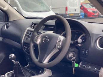 NISSAN NAVARA 2.3 dCi Visia King Cab Pickup 4WD Euro 6 (s/s) 4dr