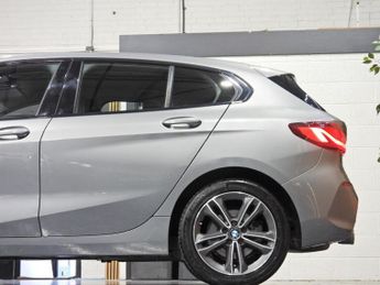 BMW 1 SERIES 1.5 118i Sport (LCP) Hatchback 5dr Petrol DCT Euro 6 (s/s) (136 