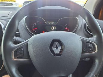 RENAULT CAPTUR 1.5 dCi ENERGY Iconic SUV 5dr Diesel EDC Euro 6 (s/s) (90 ps)