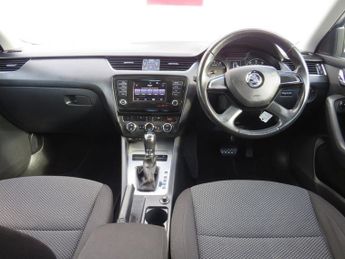 SKODA OCTAVIA 1.2 TSI SE Hatchback 5dr Petrol DSG Euro 5 (s/s) (105 ps)