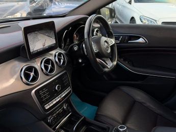 MERCEDES-BENZ GLA 2.1 GLA220d AMG Line (Premium Plus) SUV 5dr Diesel 7G-DCT 4MATIC