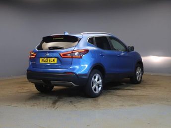 NISSAN QASHQAI 1.3 DIG-T N-Connecta SUV 5dr Petrol Manual Euro 6 (s/s) (160 ps)