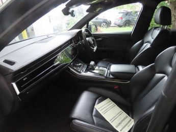 AUDI Q7 3.0 TFSI V6 55 Black Edition SUV 5dr Petrol Tiptronic quattro Eu