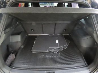 VOLKSWAGEN TIGUAN 1.5 eTSI MHEV R-Line SUV 5dr Petrol Hybrid DSG Euro 6 (s/s) (150