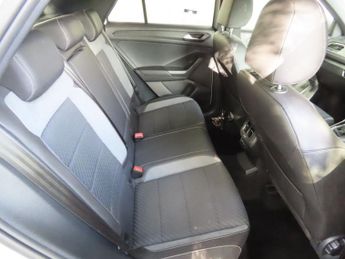 VOLKSWAGEN T-ROC 2.0 TDI EVO R-Line SUV 5dr Diesel DSG Euro 6 (s/s) (150 ps)