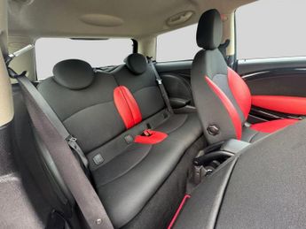 MINI HATCH 2.0 Cooper SD Hatchback 3dr Diesel Manual Euro 5 (s/s) (143 ps)