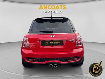 MINI HATCH 2.0 Cooper SD Hatchback 3dr Diesel Manual Euro 5 (s/s) (143 ps)