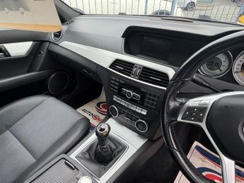 MERCEDES-BENZ C CLASS 2.1 C220 CDI BlueEfficiency Sport Saloon 4dr Diesel Manual Euro 