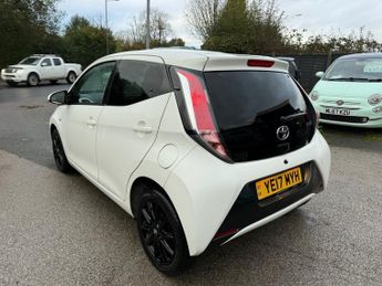 TOYOTA AYGO 1.0 VVT-i x-style Hatchback 5dr Petrol x-shift Euro 6 (68 ps)