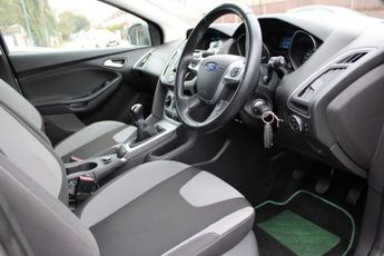 FORD FOCUS 1.0T EcoBoost Zetec Hatchback 5dr Petrol Manual Euro 5 (s/s) (10