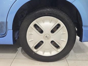 NISSAN CUBE 1.5