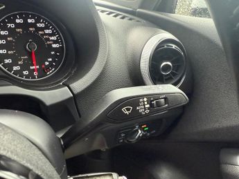 AUDI A3 1.5 TFSI CoD 35 S line Sportback 5dr Petrol S Tronic Euro 6 (s/s
