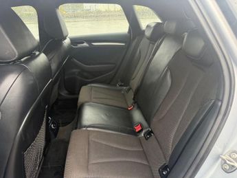AUDI A3 1.5 TFSI CoD 35 S line Sportback 5dr Petrol S Tronic Euro 6 (s/s