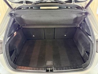 MERCEDES-BENZ GLA 1.3 GLA200 Sport SUV 5dr Petrol 7G-DCT Euro 6 (s/s) (163 ps)