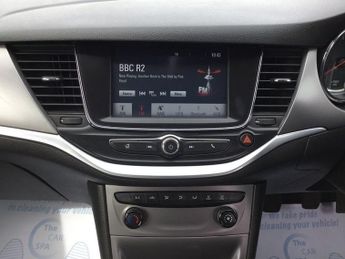 VAUXHALL ASTRA 1.4i Design Hatchback 5dr Petrol Manual Euro 6 (100 ps)