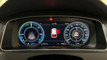 VOLKSWAGEN E-GOLF 35.8kWh e-Golf Hatchback 5dr Electric Auto (136 ps)