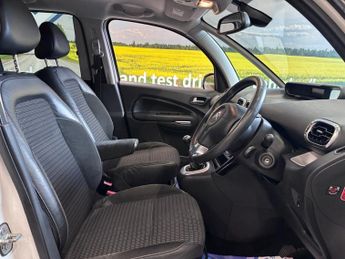 CITROEN C3 PICASSO 1.6 HDi Exclusive MPV 5dr Diesel Manual in White