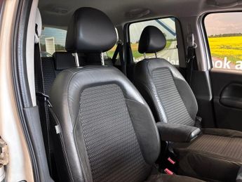 CITROEN C3 PICASSO 1.6 HDi Exclusive MPV 5dr Diesel Manual in White