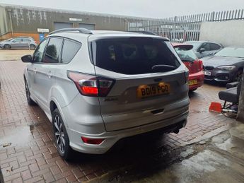 FORD KUGA 2.0 TDCi ST-Line SUV 5dr Diesel Powershift Euro 6 (120 ps)