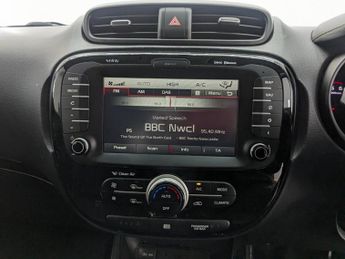KIA SOUL 1.6 CRDi Connect Plus SUV 5dr Diesel Auto Euro 5 (126 bhp)