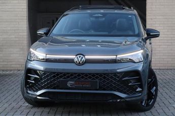 Volkswagen Tiguan 1.5 ETSI R-LINE DSG