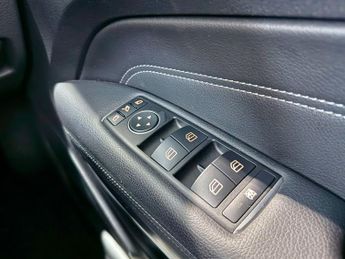 MERCEDES-BENZ E CLASS 2.1 E220 CDI AMG Sport Cabriolet 2dr Diesel G-Tronic+ Euro 5 (s/