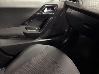 PEUGEOT 208 1.2 PureTech Signature Hatchback 5dr Petrol Manual Euro 6 (s/s) 