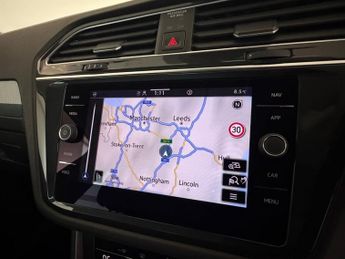 VOLKSWAGEN TIGUAN 1.5 TSI Life SUV 5dr Petrol DSG Euro 6 (s/s) (150 ps)