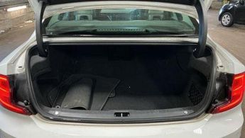 VOLVO S90 2.0 T4 Momentum Plus Auto Euro 6 (s/s) 4dr