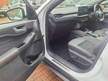 FORD KUGA 2.5h Duratec ST-Line X SUV 5dr Petrol Hybrid CVT AWD Euro 6 (s/s