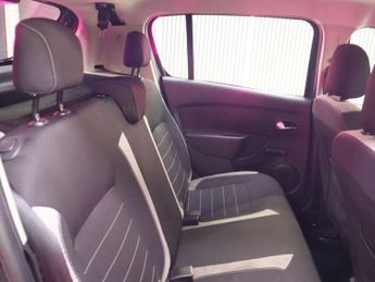DACIA SANDERO STEPWAY 1.5 dCi Ambiance Hatchback 5dr Diesel Manual Euro 6 (s/s) (90 ps