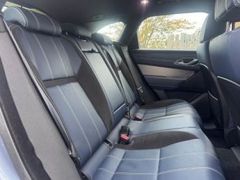 LAND ROVER RANGE ROVER VELAR 3.0 SD6 V6 R-Dynamic S SUV 5dr Diesel Auto 4WD Euro 6 (s/s) (300