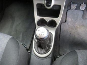 TOYOTA URBAN CRUISER 1.3l 5dr 100 BHP