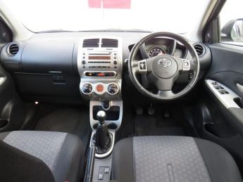 TOYOTA URBAN CRUISER 1.3l 5dr 100 BHP