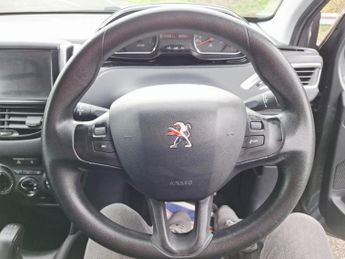 PEUGEOT 208 1.2 VTi Active Hatchback 5dr Petrol Manual Euro 5 (82 ps)