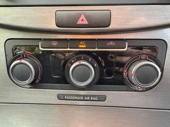 VOLKSWAGEN PASSAT 2.0 TDI BlueMotion Tech SE Saloon 4dr Diesel DSG Euro 5 (s/s) (1