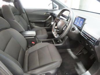 MG MG 4 64kWh SE Long Range Hatchback 5dr Electric Auto (203 ps)
